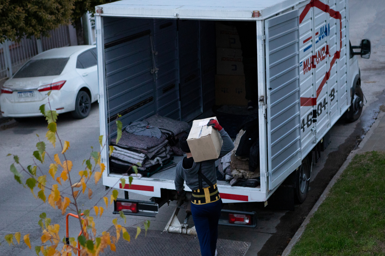 Do You Need a CDL To Drive a Box Truck?